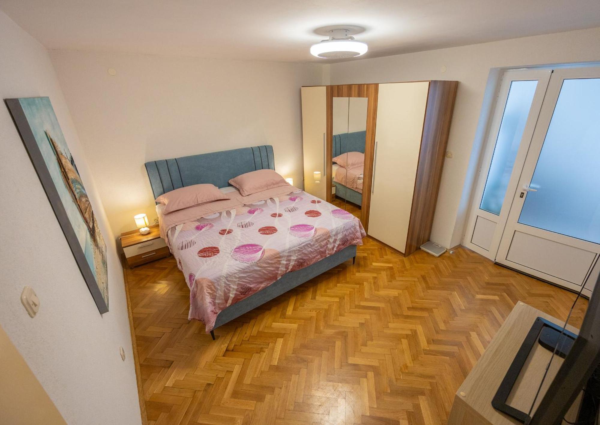 Apartments Tanja Baska Voda Luaran gambar
