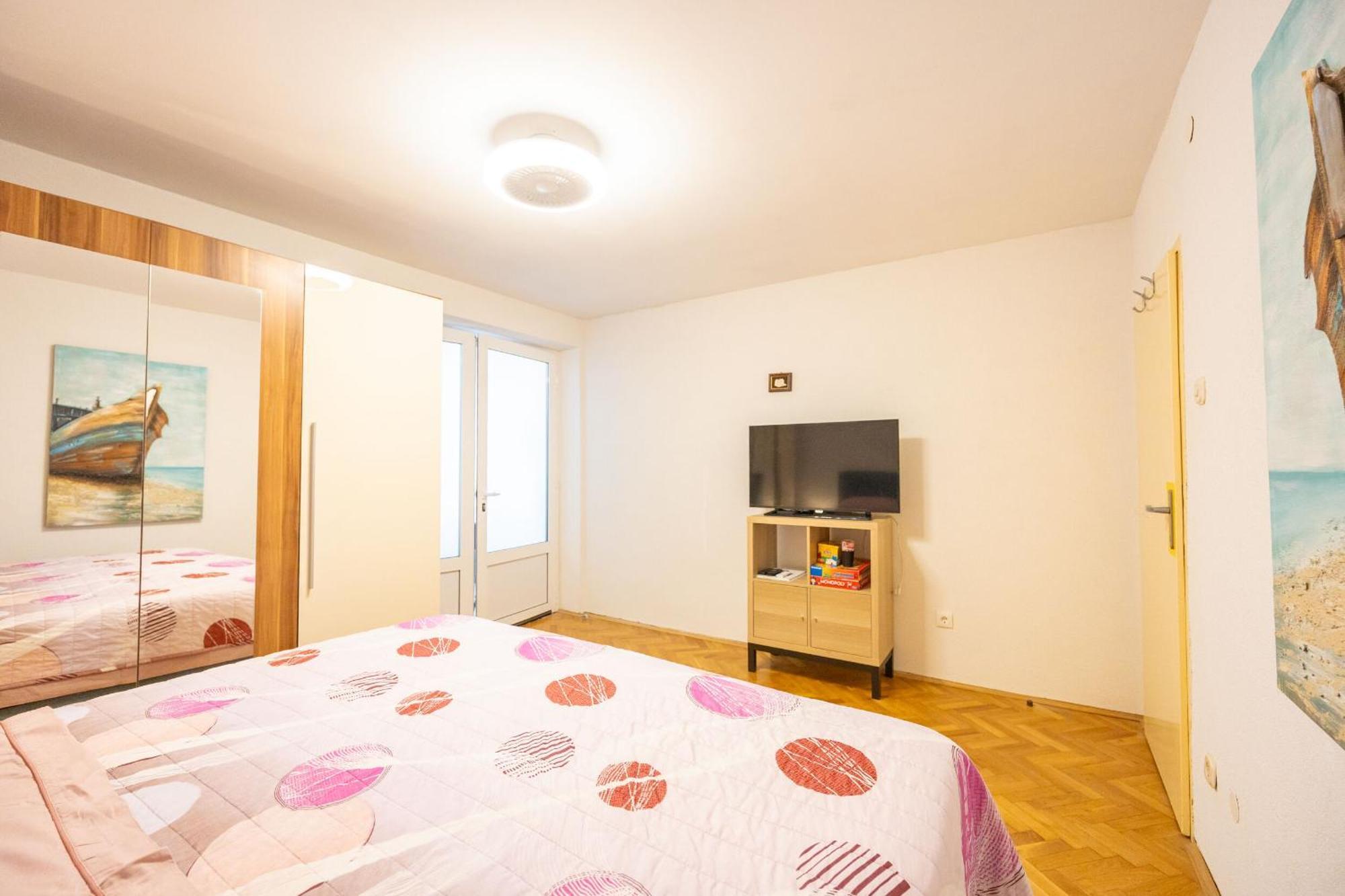 Apartments Tanja Baska Voda Luaran gambar