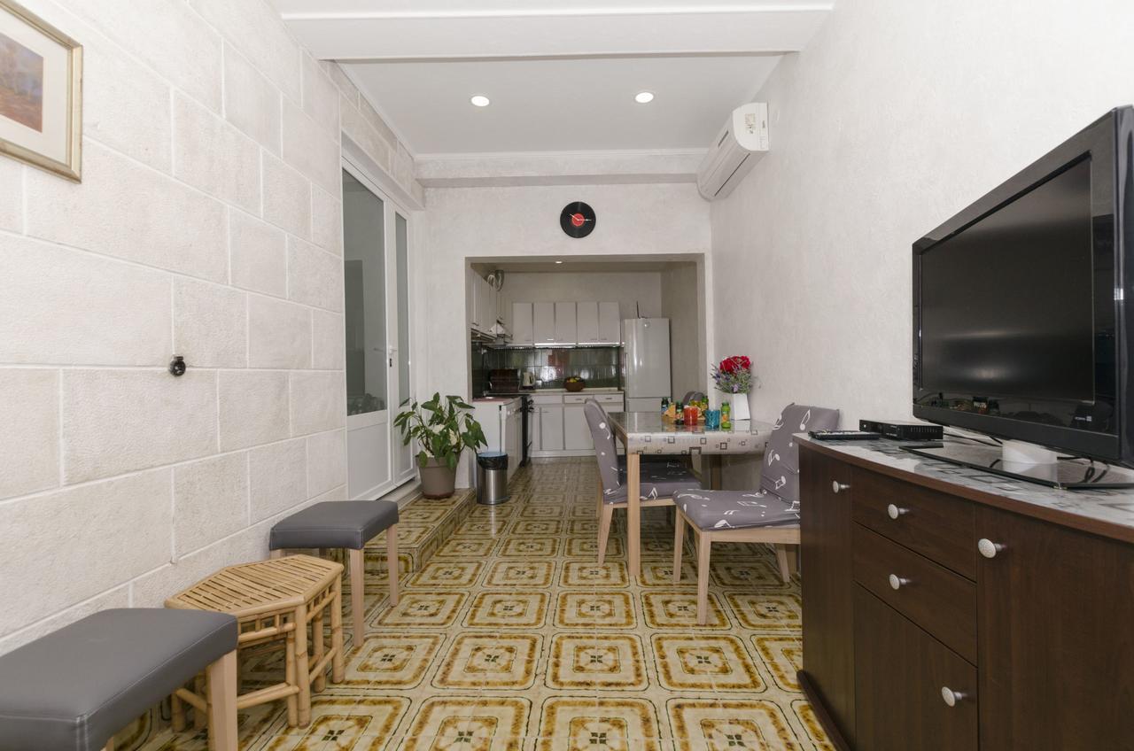 Apartments Tanja Baska Voda Bilik gambar