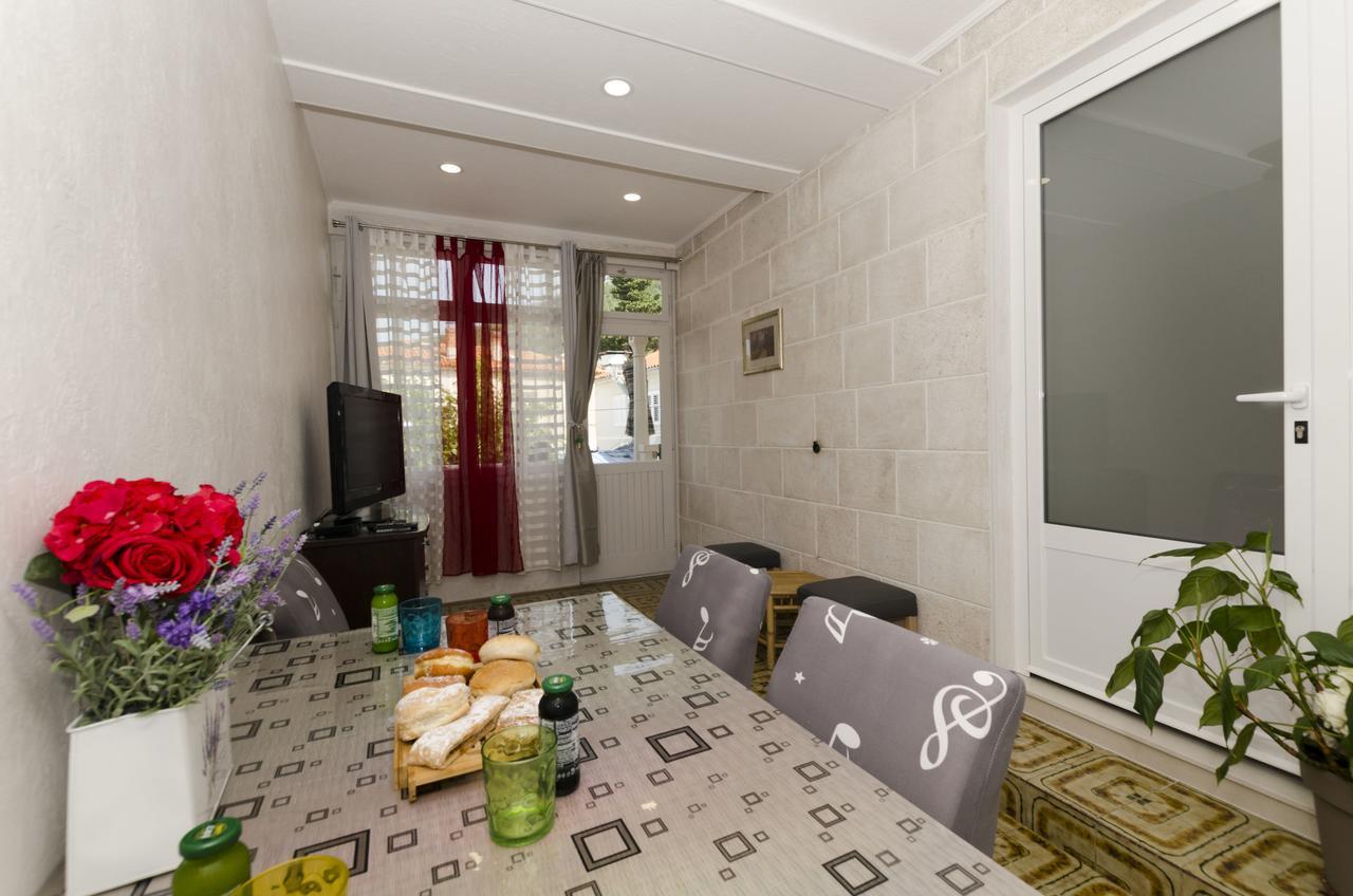 Apartments Tanja Baska Voda Bilik gambar